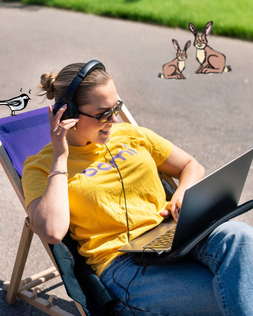 Oomikä loma! ⛱️ Eikun hetkinen, oliko sittenkään vielä?Oomin kautta sähkösopimuksen saa kätevästi myös mökille. Tägää alle kaveri, kenen kanssa hommia kelpaa paiskia myös etätoimistossa! 🏡#oomi #sähkö #kesäloma #etätyö