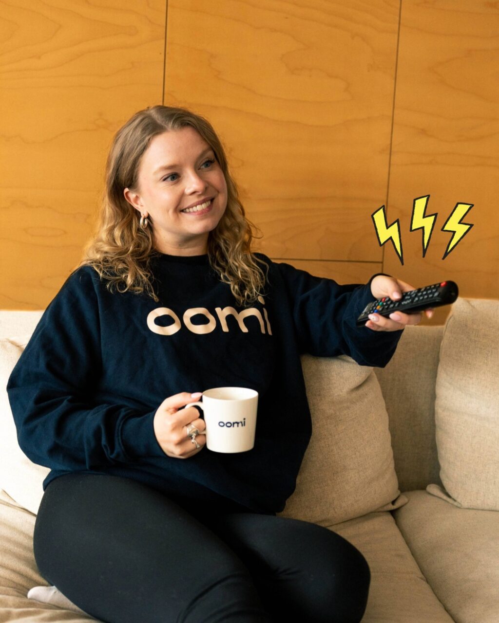 Jos saisit valita mökille vain kaksi sähkölaitetta, mitä ne olisivat? 🤔 Telkkari, tuuletin, kahvinkeitin, kaiutin… Mökillä kelpaa keskittyä yksinkertaisiin iloihin, mutta muutama moderni mukavuus mahtuu mukaan!Sähkösopimus hoituu mökillekin helposti Oomin kautta. Naps vain – ja virtaa lomaan! ⚡️#oomi #sähkösopimus #mökki