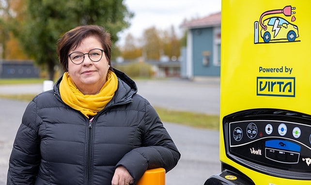 Suomen kunnilla on edessään isot panostukset sähköautojen latausinfraan. Latauspisteitä tarvitaan kuntien kiinteistöihin yksityiseen ja julkiseen käyttöön. Utäjärven kunta halusi sähköautojen latauspisteet palvelemaan niin kuntalaisia kuin ohikulkijoita. Sähköautojen latauspisteet antavat näkyvyyttä kunnalle esimerkiksi 22-tien varrella, ja niitä on tulossa useisiin kohteisiin Utajärvellä. Lue lisää ja katso video tästä: https://lnkd.in/dbF6JRxM#kunta #sähköauto #latausinfra