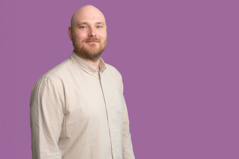 Vahvistusta Oomi Mobiilin tiimiin - Matti Kärkkäisestä New Business Manager ⚡Olemme iloisia saadessamme kertoa, että Matti Kärkkäinen aloittaa työt Oomilla New Business Managerin roolissa. Matti tulee vahvistamaan etenkin Oomin mobiililiiketoiminnan käynnistämistä ja kehitystä, ja tuo mukanaan vankkaa osaamista muun muassa tuotteistuksen, asiakaskokemuksen sekä toimintatapojen kehityksestä mobiililiiketoiminnan, -tuotteiden ja -palveluiden parista.Koko nimitysuutisen pääset lukemaan sivuiltamme - linkin löydät kommenteista. 👉  Tervetuloa Oomille, Matti! 🤝 #oomi #oomimobiili